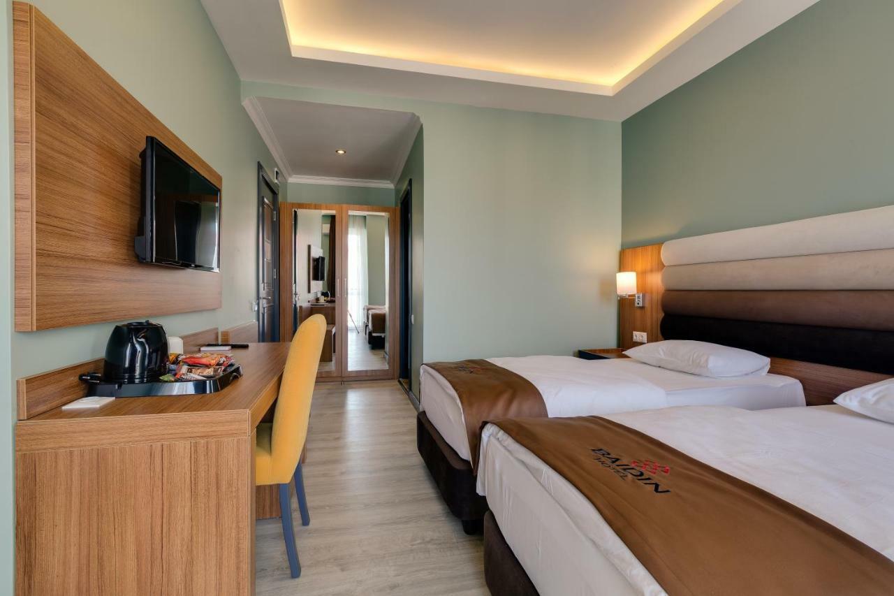 City Hotel Batumi Esterno foto