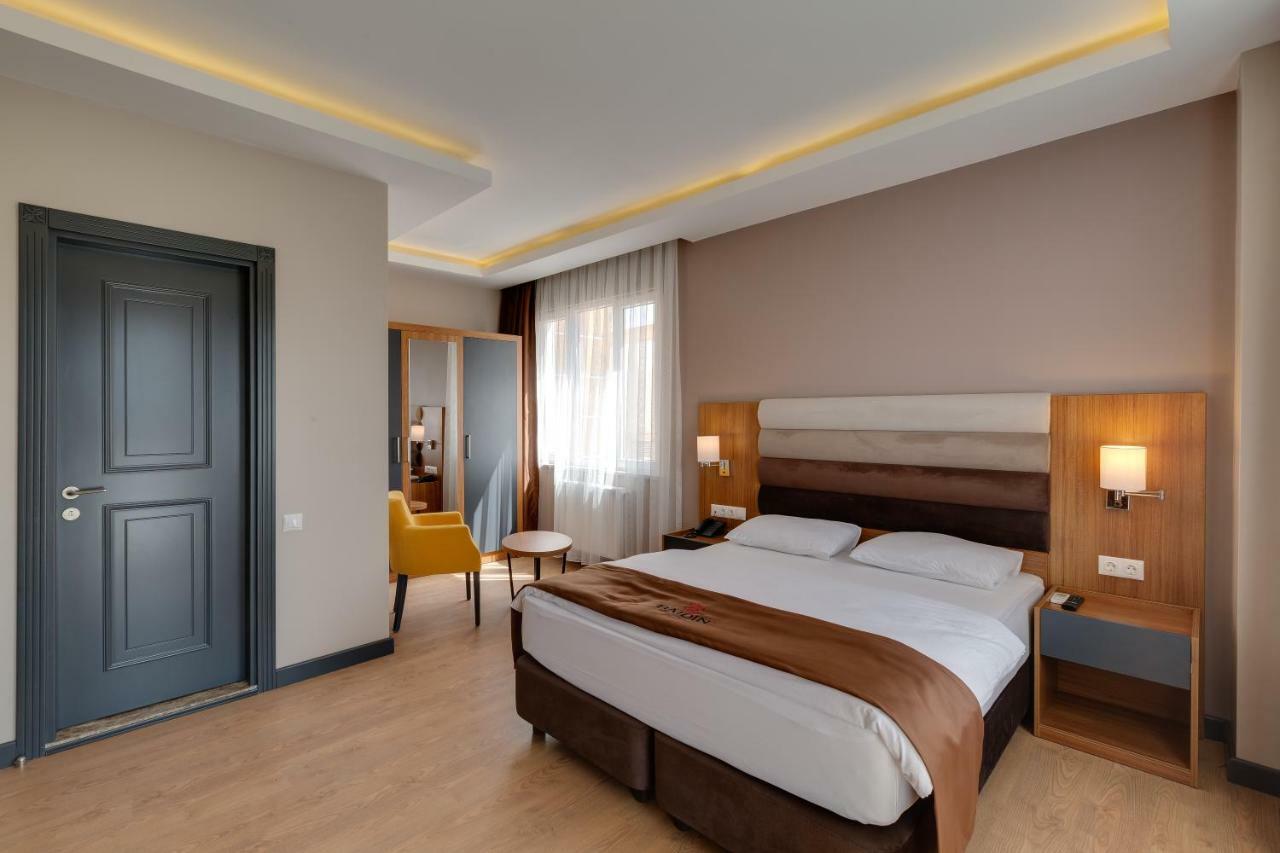 City Hotel Batumi Esterno foto