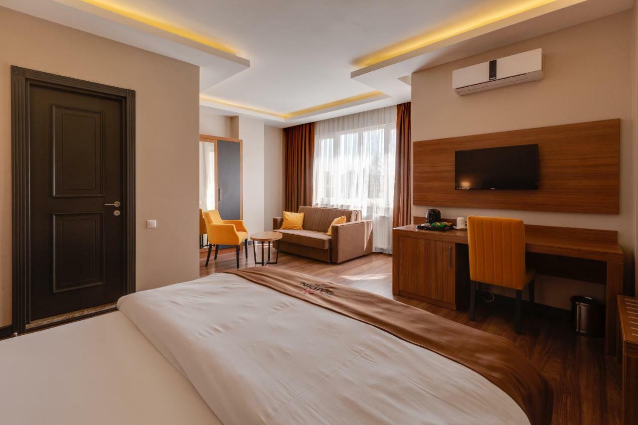 City Hotel Batumi Esterno foto