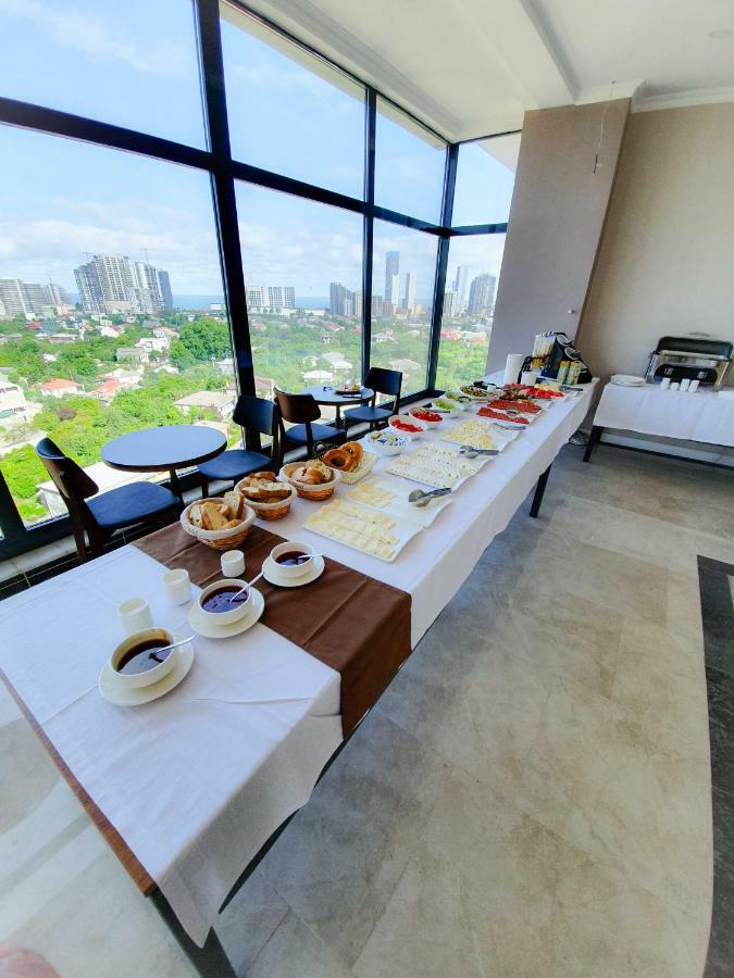 City Hotel Batumi Esterno foto